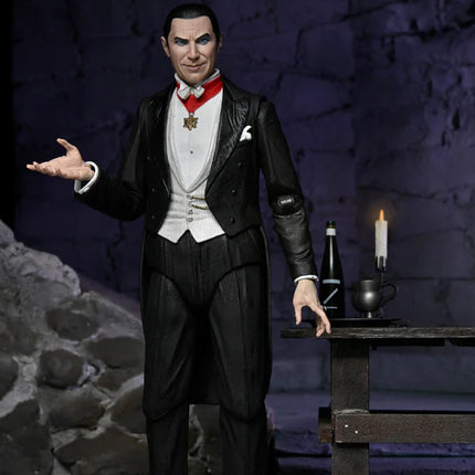 NECA Universal Monsters - Ultimate Dracula (Transylvania) Action Figure