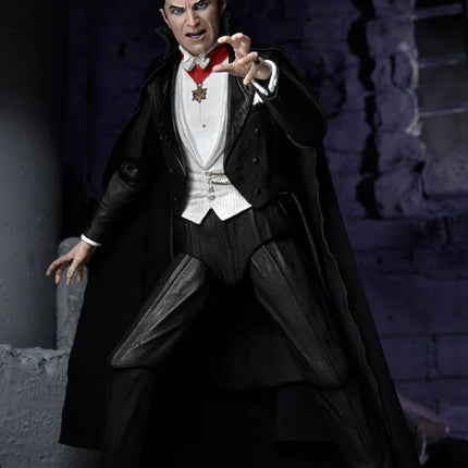 NECA Universal Monsters - Ultimate Dracula (Transylvania) Action Figure