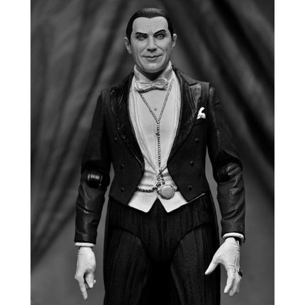 NECA Universal Monsters - Ultimate Dracula (Carfax Abbey) Action Figure