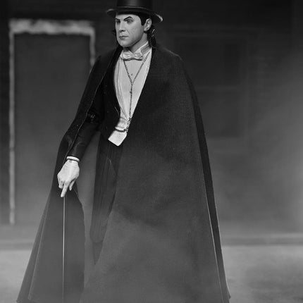 NECA Universal Monsters - Ultimate Dracula (Carfax Abbey) Action Figure