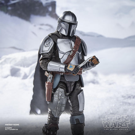Hasbro STAR WARS Series The Mandalorian & Grogu Deluxe Collectible Action Figure