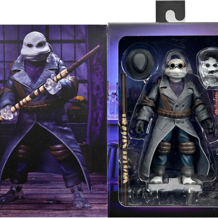 Universal Monsters x Teenage Mutant Ninja Turtles Ultimate Donatello as The Invisible Man
