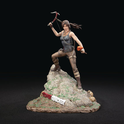 DARK HORSE COMICS Tomb Raider - Lara Croft (Survivor Era) PVC Statue