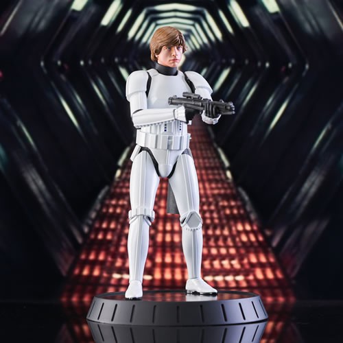 Star Wars Milestones Statues - Ep IV A New Hope - Stormtrooper Luke Skywalker