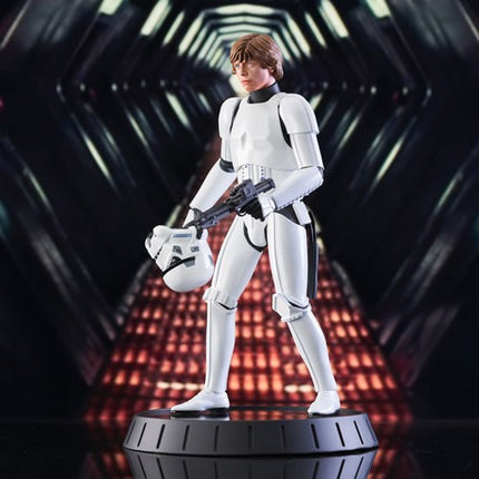 Star Wars Milestones Statues - Ep IV A New Hope - Stormtrooper Luke Skywalker