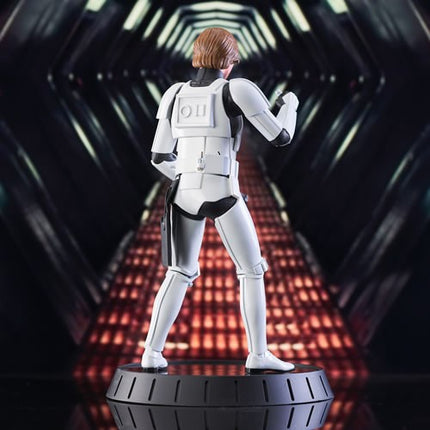 Star Wars Milestones Statues - Ep IV A New Hope - Stormtrooper Luke Skywalker