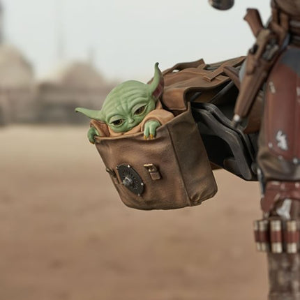 Star Wars Premier Collection: The Mandalorian Din Djarin with Speeder Bike