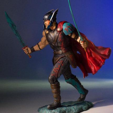 Gentle Giant Studios Marvel Thor Ragnarok: Thor Collector's Gallery Statue