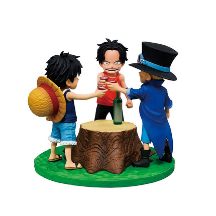 BANDAI One Piece - Ace & Sabo & Luffy (Dramatic Memories) Revible Moment Statue